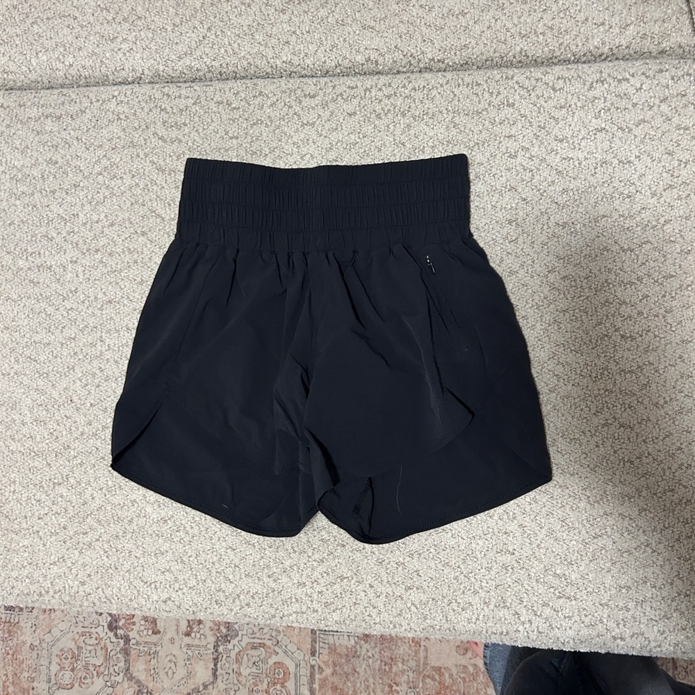 Outdoor Voices Women's High-Rise Shorts in Black